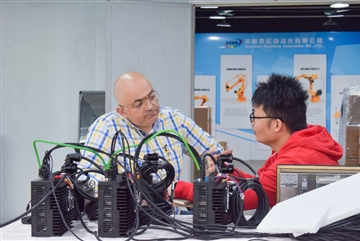 Warmly Welcome Customer From Lebanon To Visit